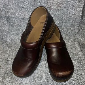 DANSKO Closed Back Clog Shoe, Size 40 Deep Brown used
